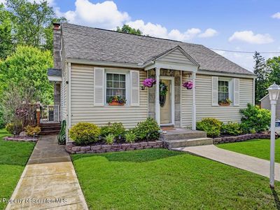 21 Brook Ln
