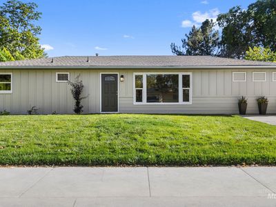 1905 W Bedford Dr