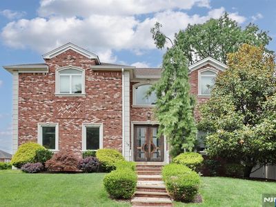 39 Burton Ave