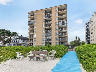 205 E Grand Avenue #2A