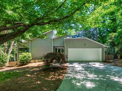 150 Hitching Post Ct SE