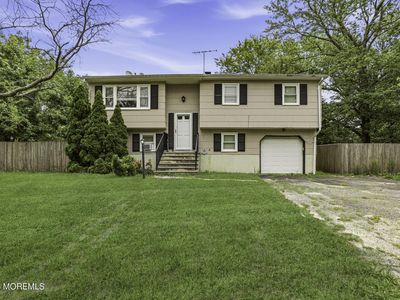 1181 Manor Drive