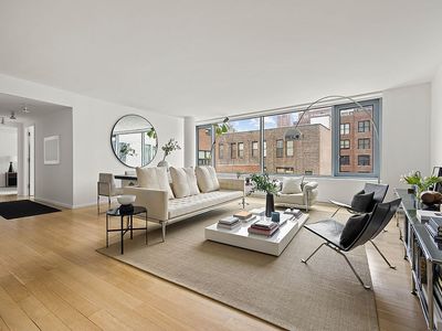 425 W 53rd St APT 604