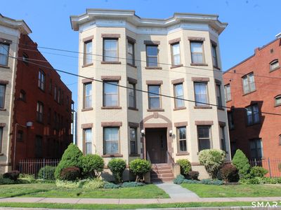 28 Essex Street #3A