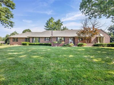 1102 Nakomis Dr