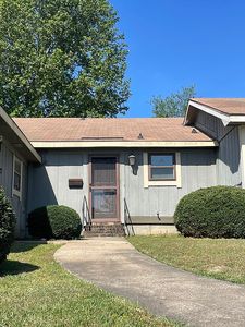 106 Stonehedge Dr