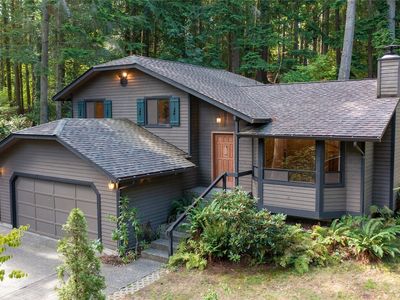 25061 SE Mirrormont Way