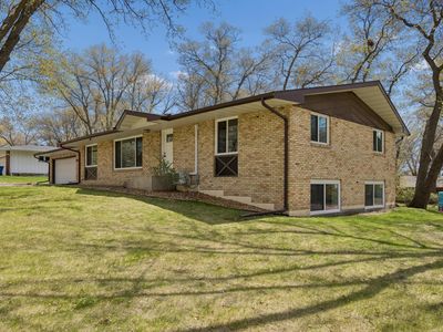 2002 Hillcrest Dr
