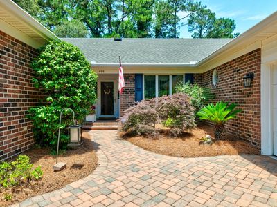 466 Country Club Dr.