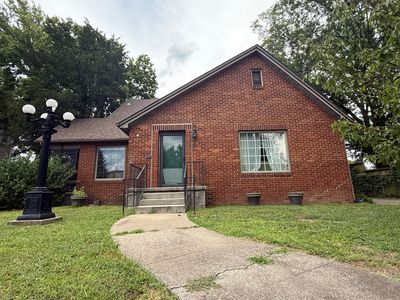415 S Jackson Ave