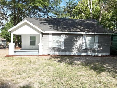 Property at 615 3rd St SE, Moultrie, GA
