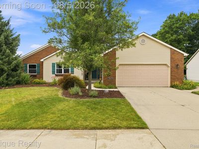 25 Melvin J Ct