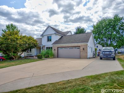 6719 Crown Point Dr