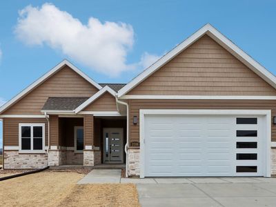 228 Falcon Ct
