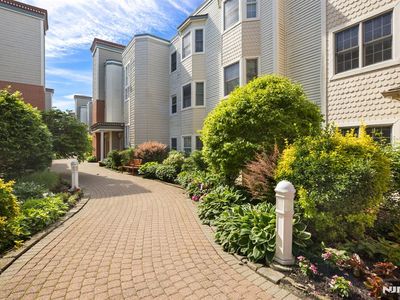 345 The Promenade