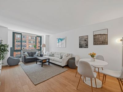 1 Irving Pl APT V7c