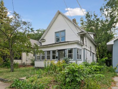 1918 Quincy St NE