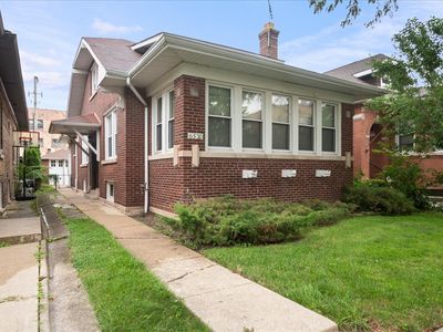 6520 N Fairfield Ave