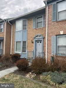 2878 Yarn Ct
