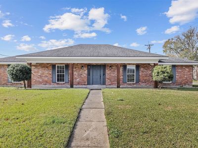 300 Robert Lee Cir