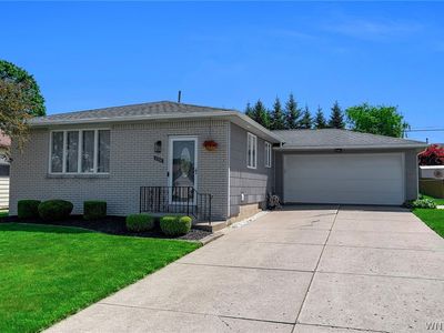 Property at 288 Barbados Dr, Cheektowaga, NY