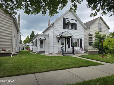323 Central Ave N