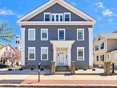 110 8th St