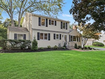 8 Pine Cone Dr