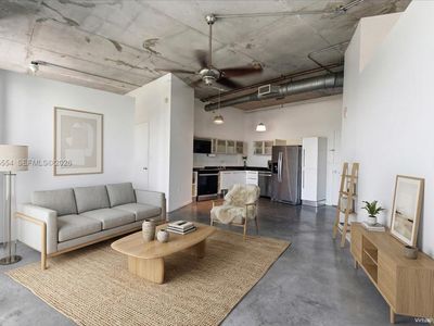 10 SW South River Dr APT 806