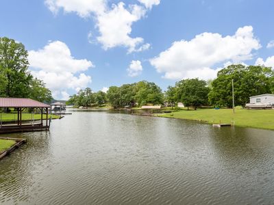 200 W Lake Hill Dr