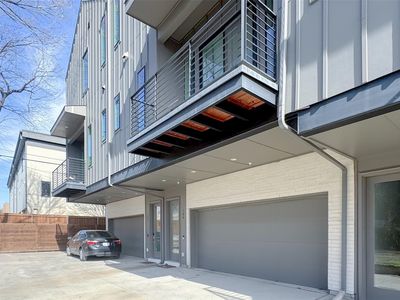 5605 Bryan Pkwy #104