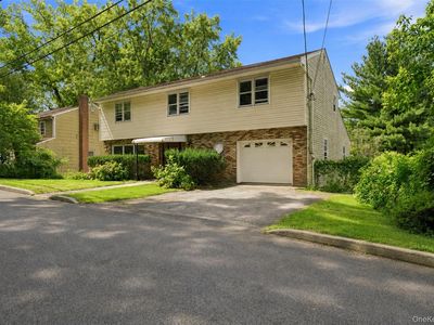 18 Bonaventure Avenue