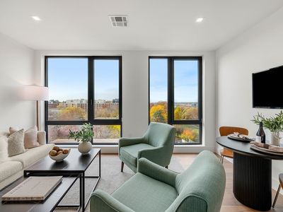 1515 Commonwealth Ave #807
