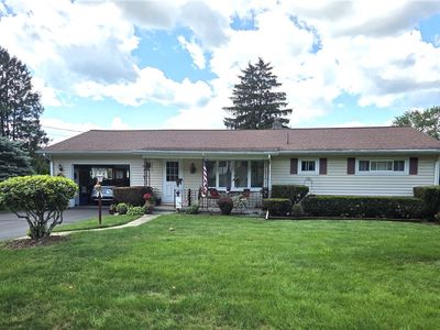 121 Acorn Dr