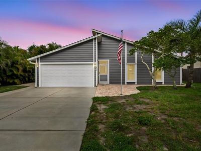 903 Plum Tree Ln
