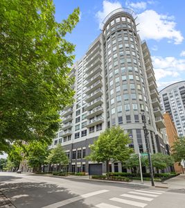 421 W Huron St APT 908