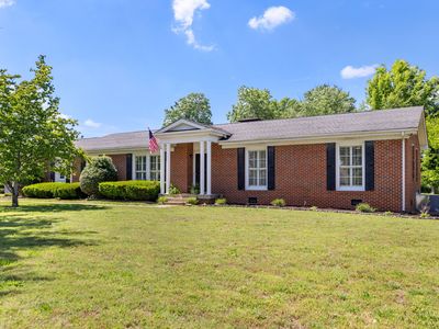 204 Woods Cir