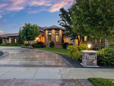 1795 N Moon Bello Way