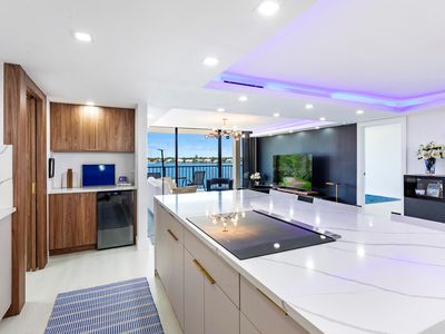 134 Lakeshore Drive #416