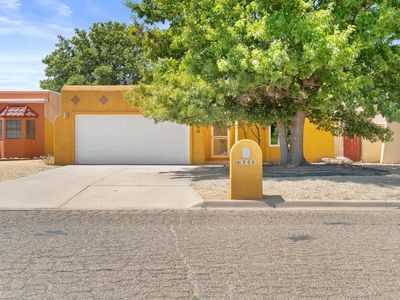 900 Laurelwood Dr