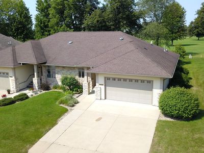 2200 Country Club Dr