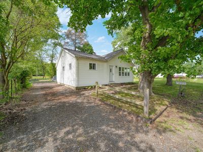 105 Trumble Ave