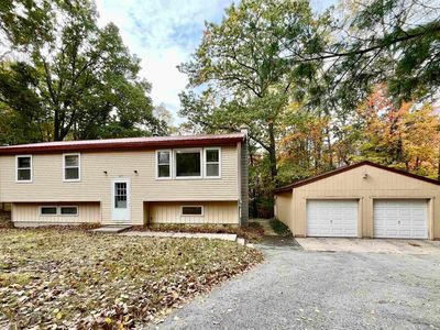 3878 Forest Lakes Dr