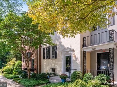 3589 Hamlet Pl #103