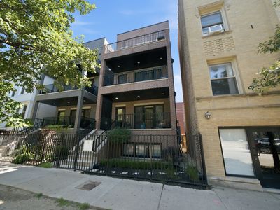 1145 W Addison St #3