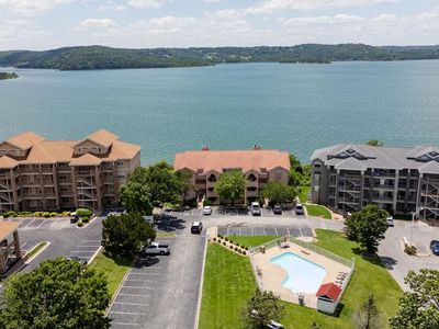700 Emerald Pointe Dr APT 101