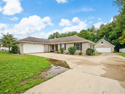 1148 Carberry Rd