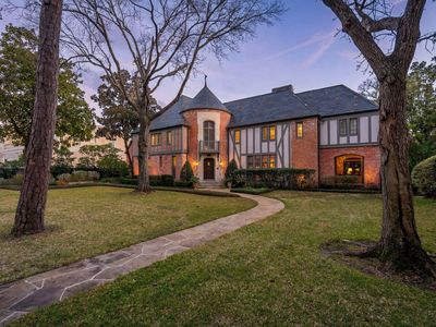 3325 Inwood Dr