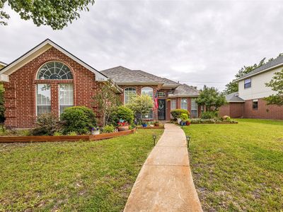 1104 Old Knoll Dr