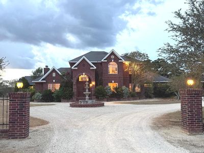 2712 N State Highway 80
